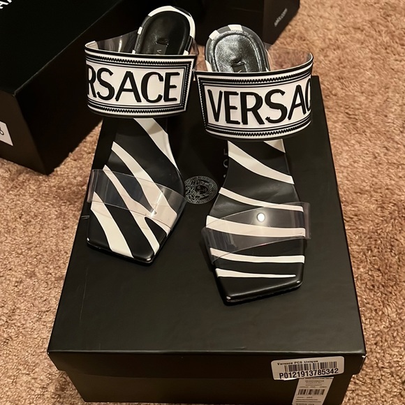 Versace Shoes - Gently worn